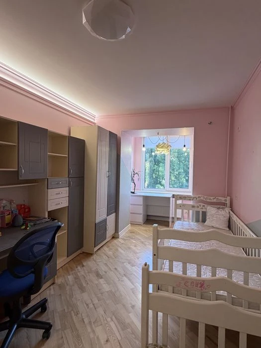 Продається 4х кімнатна квартира в центрі міста