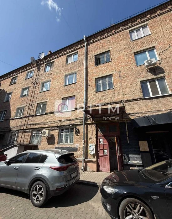 Продається 1-кімнатна квартира у центрі Луцька
