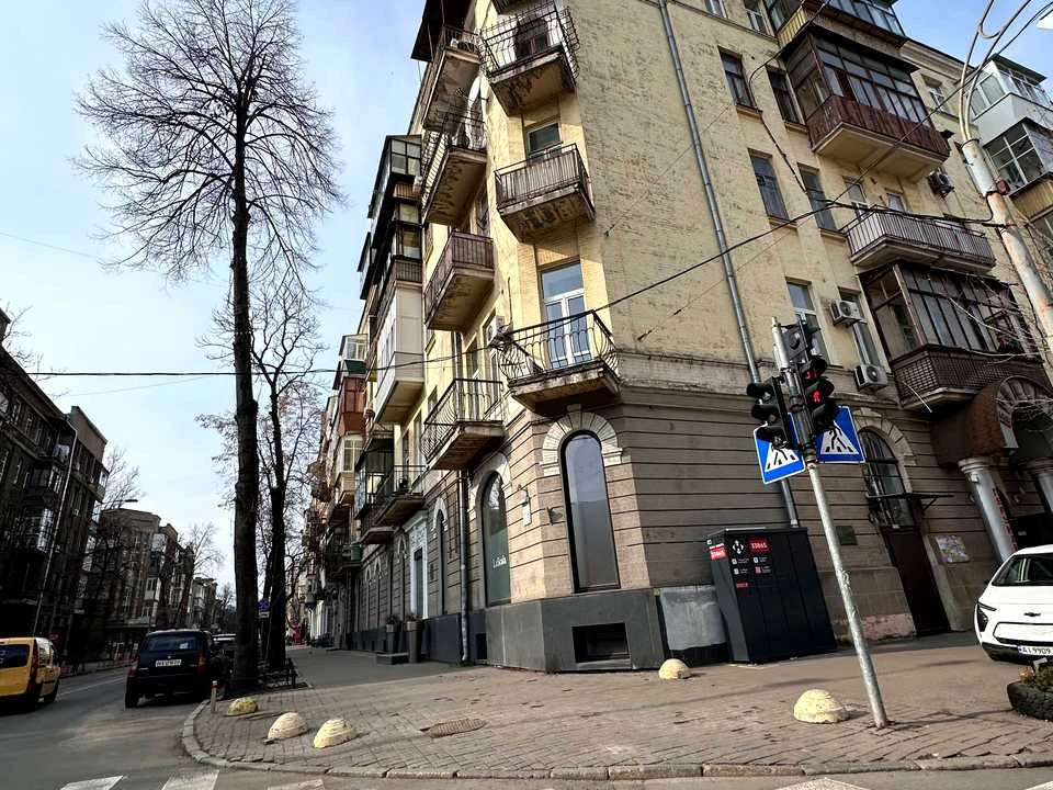 Квартира. Київ, Інститутська вул.
