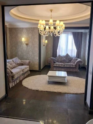 •  Стильна 3-к. кв. по вул. Дмитрівська 82