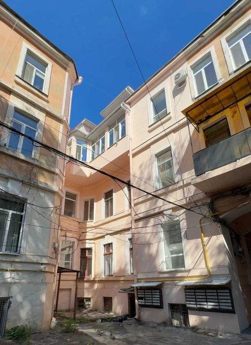 Продам 2-кімнатну квартиру, Центр район Нового ринку поруч М