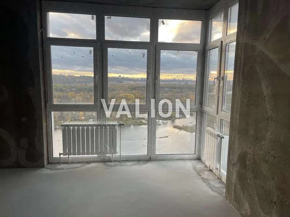 Продаж 3-к квартири вул. Микільсько-Слобідська 15