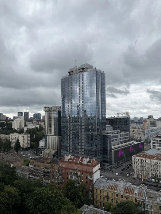 ‼️Продам квартиру без ремонту 191м2 в клубному будинку Печер