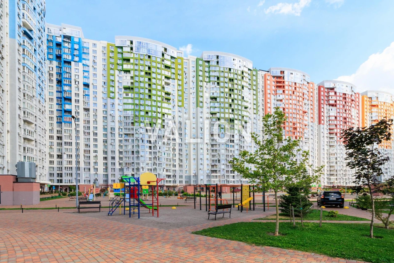 Продаж без % 3-кім. квартири 82,2 м² у ЖК Каховська, вулиця
