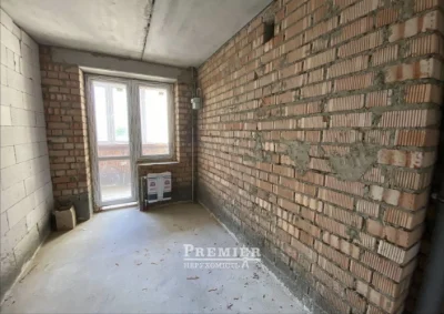 Продам 2 кімнатну на Сахарова