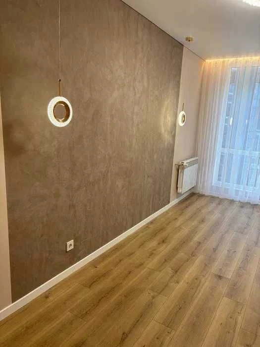 Продаж 1 кім квартира з ремонтом .