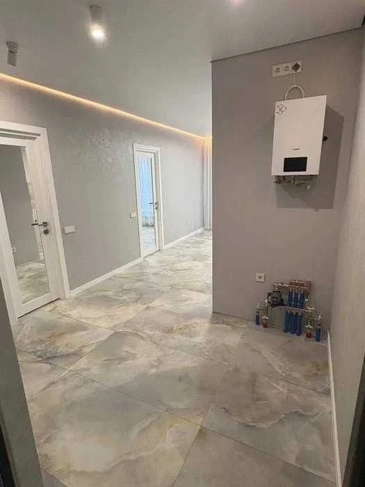Продаж 1 кім квартира з ремонтом .