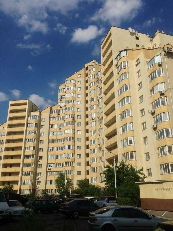Продаж 2-кімнатної квартири 75 м², Тростянецька вул., 49