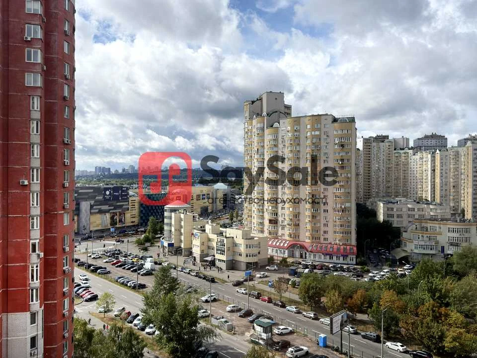 Квартира. Київ, Анни Ахматової вул.