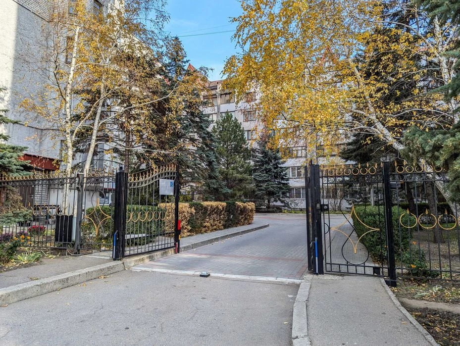 4 ком. кв. ул. Святого Николая 71 (Артема) +место в подземно