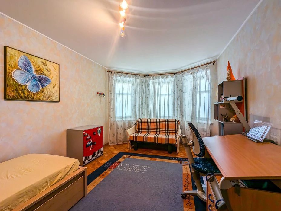 4 ком. кв. ул. Святого Николая 71 (Артема) +место в подземно