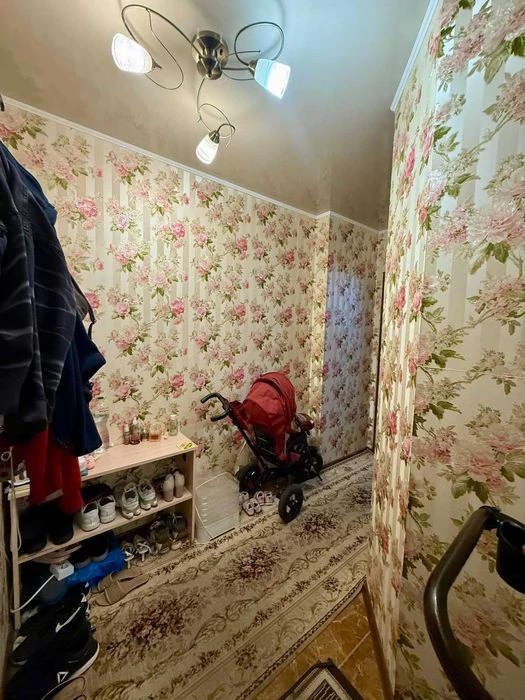 Новобудова з ремонтом на виставці за 1200 дол.  метр квадрат