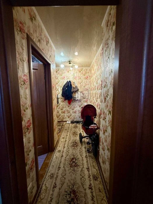 Новобудова з ремонтом на виставці за 1200 дол.  метр квадрат