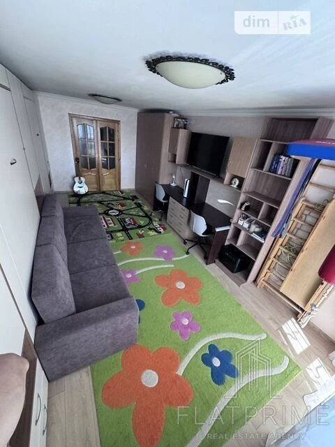 Sale of 2-room apartment 86.8 sq. m. on Mykoly Khvylovogo St. 1 •