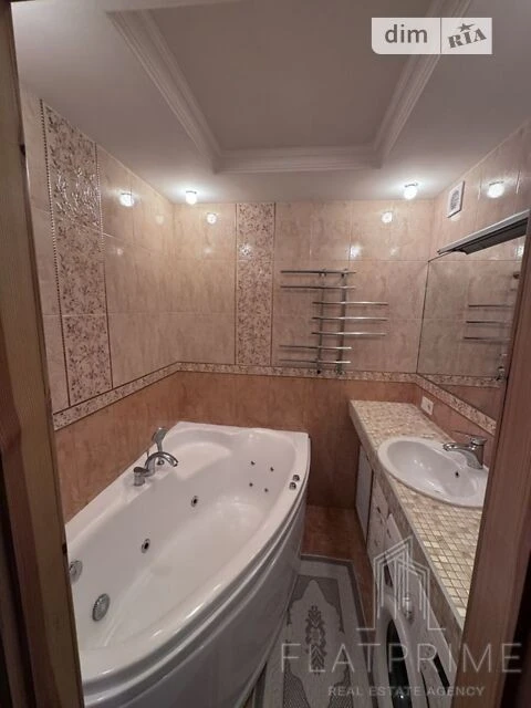 Sale of 2-room apartment 86.8 sq. m. on Mykoly Khvylovogo St. 1 •