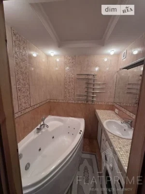 Sale of 2-room apartment 86.8 sq. m. on Mykoly Khvylovogo St. 1 •