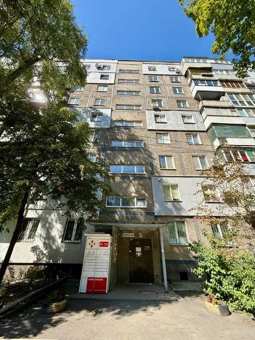 У продажу чудова 2к. квартира, Набережна Перемоги, 60