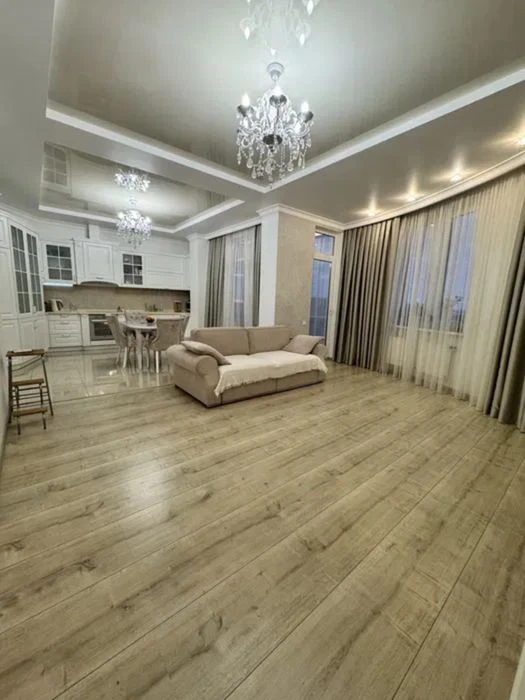 Продам 3 к. трехуровневую квартиру в ЖК Гранд Парк, Маршала