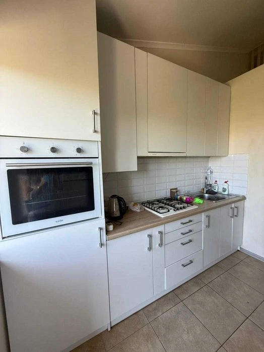 Продаж 1 кімнатної квартири з ремонтом по вулиці Купчинского