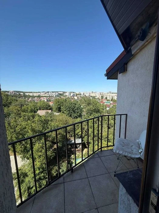 Продаж 1 кімнатної квартири з ремонтом по вулиці Купчинского