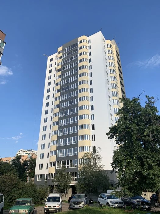 Продається  2 кімнатна квартира, Митницька 42 (Благовісна 21