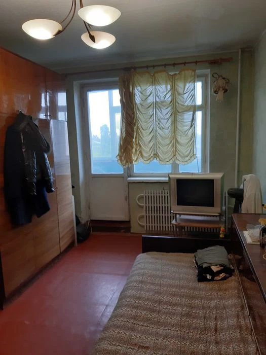 Продам квартиру р-н. Аэропорта.