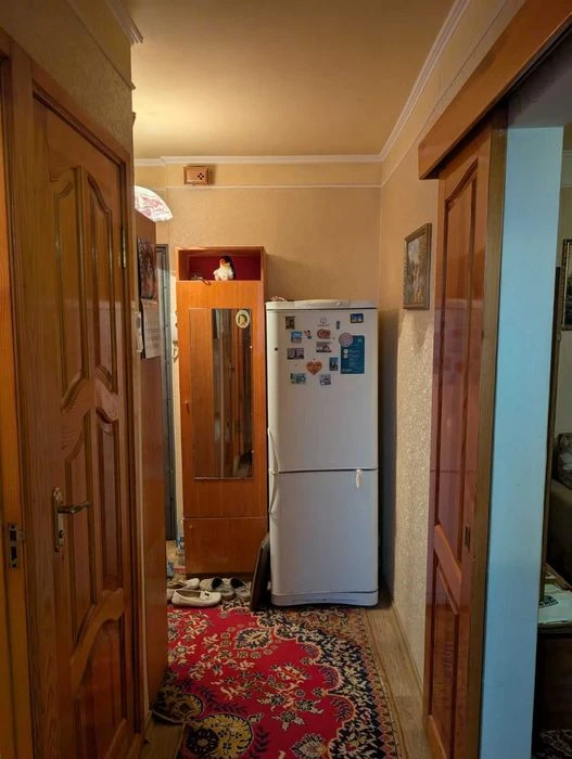 Продам 1 кк на Алексеевке с косметическим ремонтом.