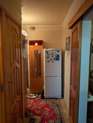 Продам 1 кк на Алексеевке с косметическим ремонтом.