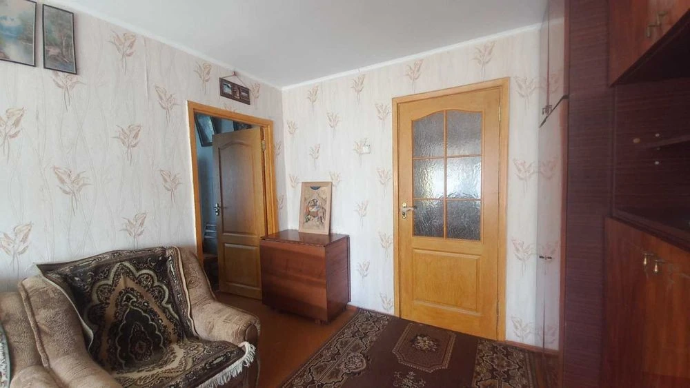 Продам 3х кварттиру в цегляному будинку по ваул.В.Червонія.