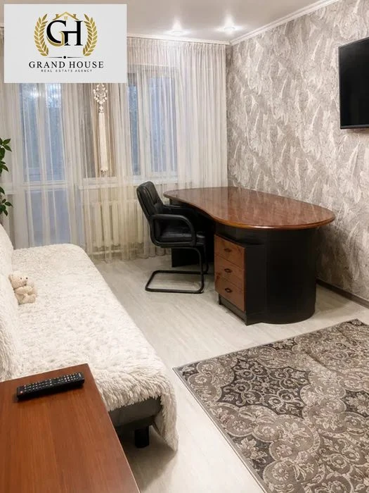 Продам двокімнатну квартиру район 5/5.