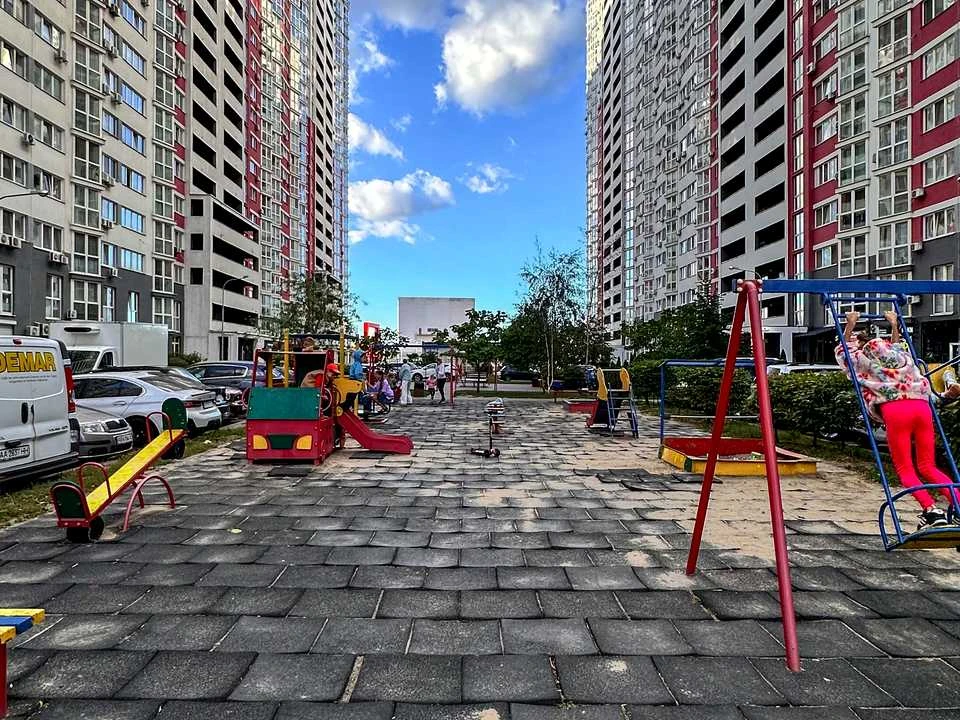 Квартира. Київ, Драгоманова вул.