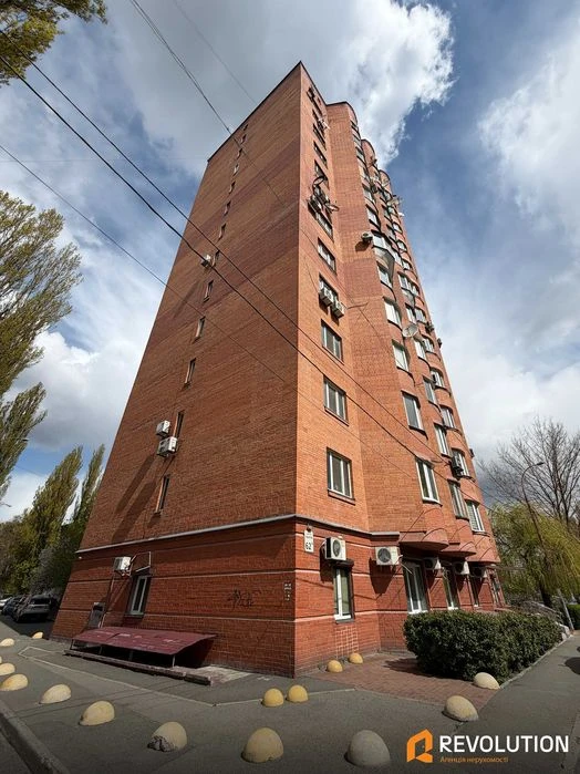 Без комісії. Продаж 3к квартири 94.1м2, пр.Науки 62-А Голосі