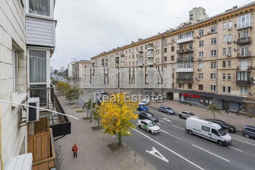 Продаж квартири в Печерському районі з сучасним ремонтом Вел
