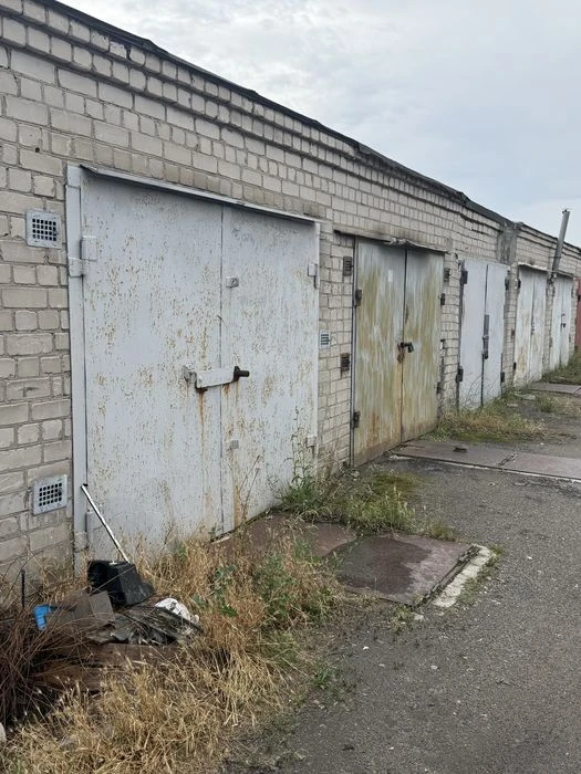 Гараж в кооперативі Каштан-2 з підвалом на Осінній