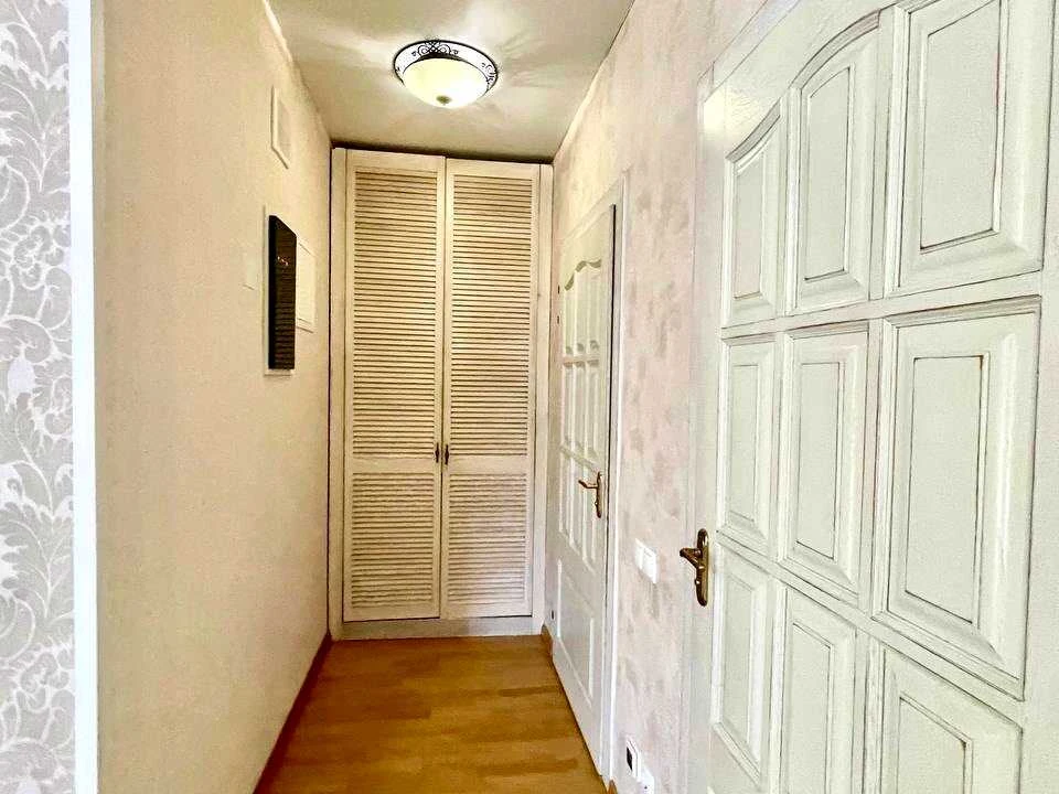 Будинок. Київ, 80-та Садова вул.