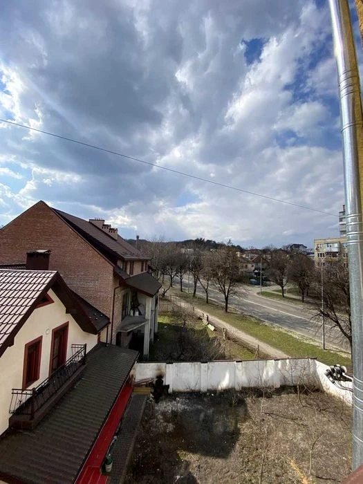 ПРОДАЄМО 1кім+кухня студіо квартира з газовим опаленням є ба