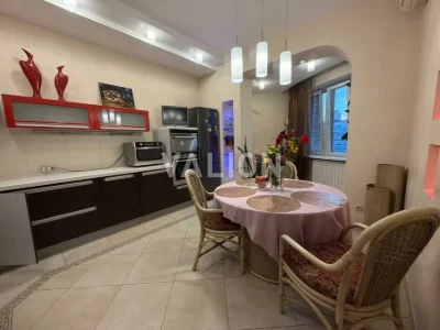 Продаж 2-кімнатноі квартири на просп. Володимира Івасюка, 6.