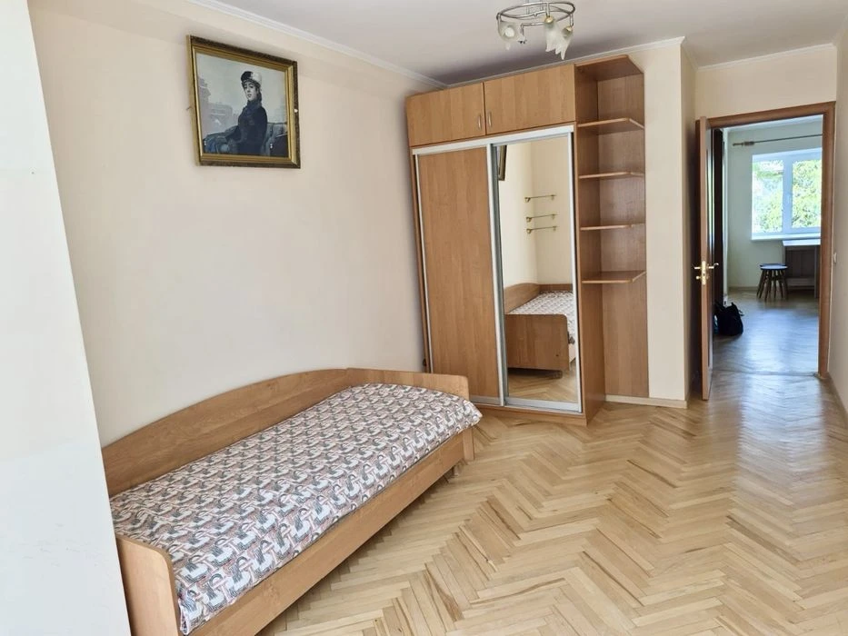 Продаж 3 кім кв по вул. Олексіівський, 14.