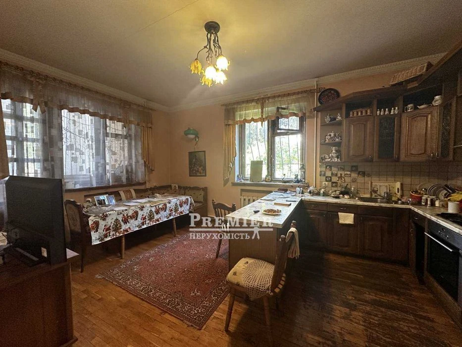 Дом с бассейном + Участок 10 соток на  Таирова