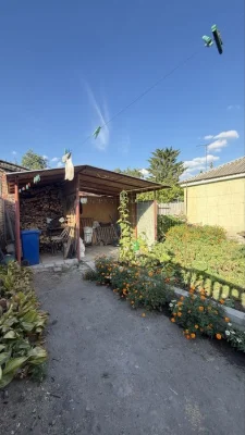Продам 1/2 частину будинку 77м2, метро Метробудівників.