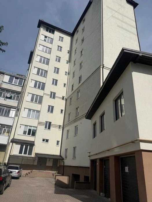 Продається простора 2кімнатна квартира! Центр!