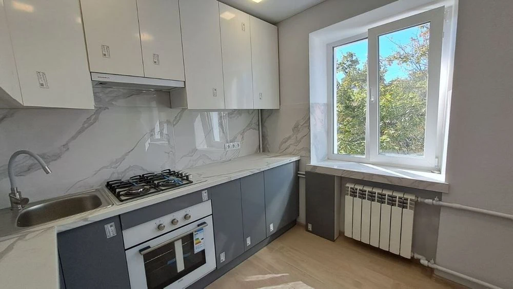 Продаж 3-кімн квартири на вул.Мазепи з видом на озеро, Дружб