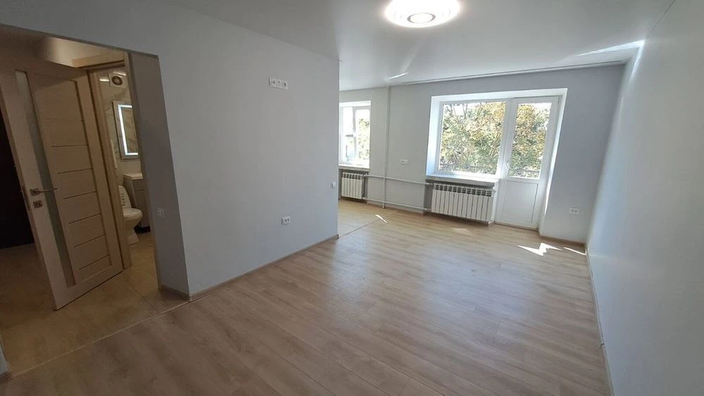 Продаж 3-кімн квартири на вул.Мазепи з видом на озеро, Дружб