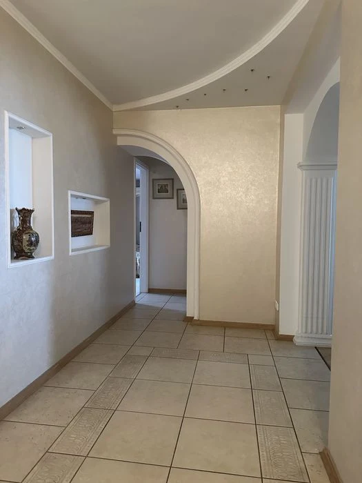 Продажа 3 кімнатна квартира вул.Тополева,4/8 125м ремонт, ме