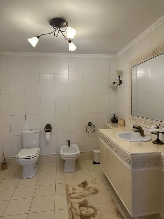 Продажа 3 кімнатна квартира вул.Тополева,4/8 125м ремонт, ме