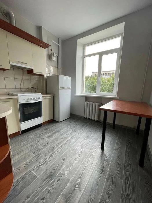 Продам 1к квартиру Яворницкого пр. 46, Центр