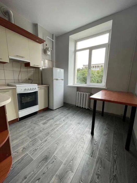 Продам 1к квартиру Яворницкого пр. 46, Центр