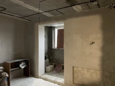 I will sell 1 room, 40m2, with rough repair and redevelopment.