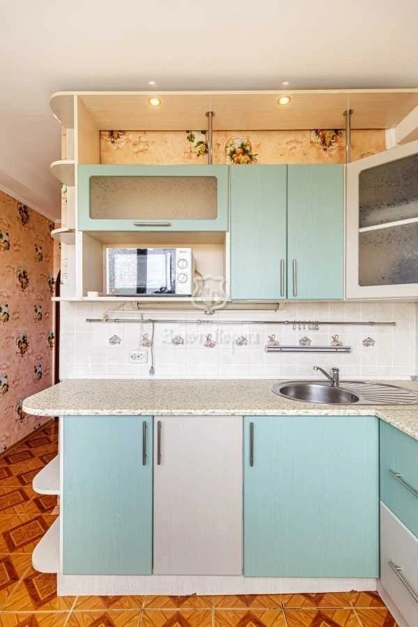 Продажа 2-комнатной квартиры 45.6 м², Кирилловская ул., 172