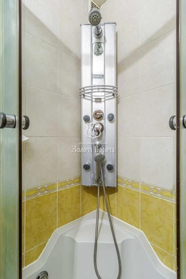 Продажа 2-комнатной квартиры 45.6 м², Кирилловская ул., 172